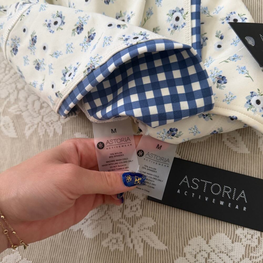Astoria Activewear Blue Floral Gingham Set – Size M NWT - Picture 4 of 4